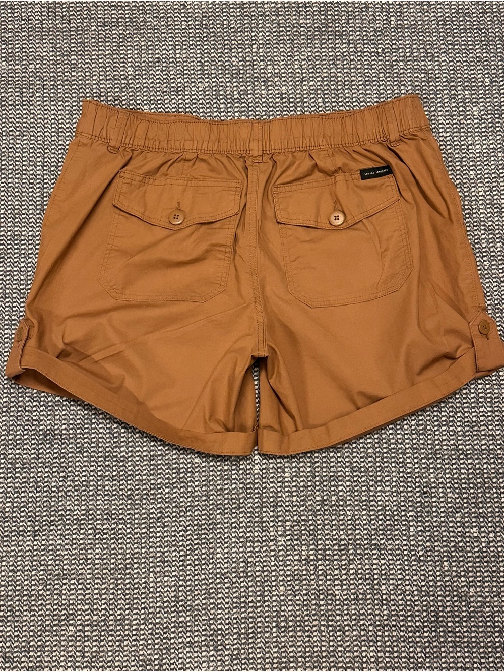 Women’s Casual Rolled-Hem Shorts in Tan - Picture 2 of 7